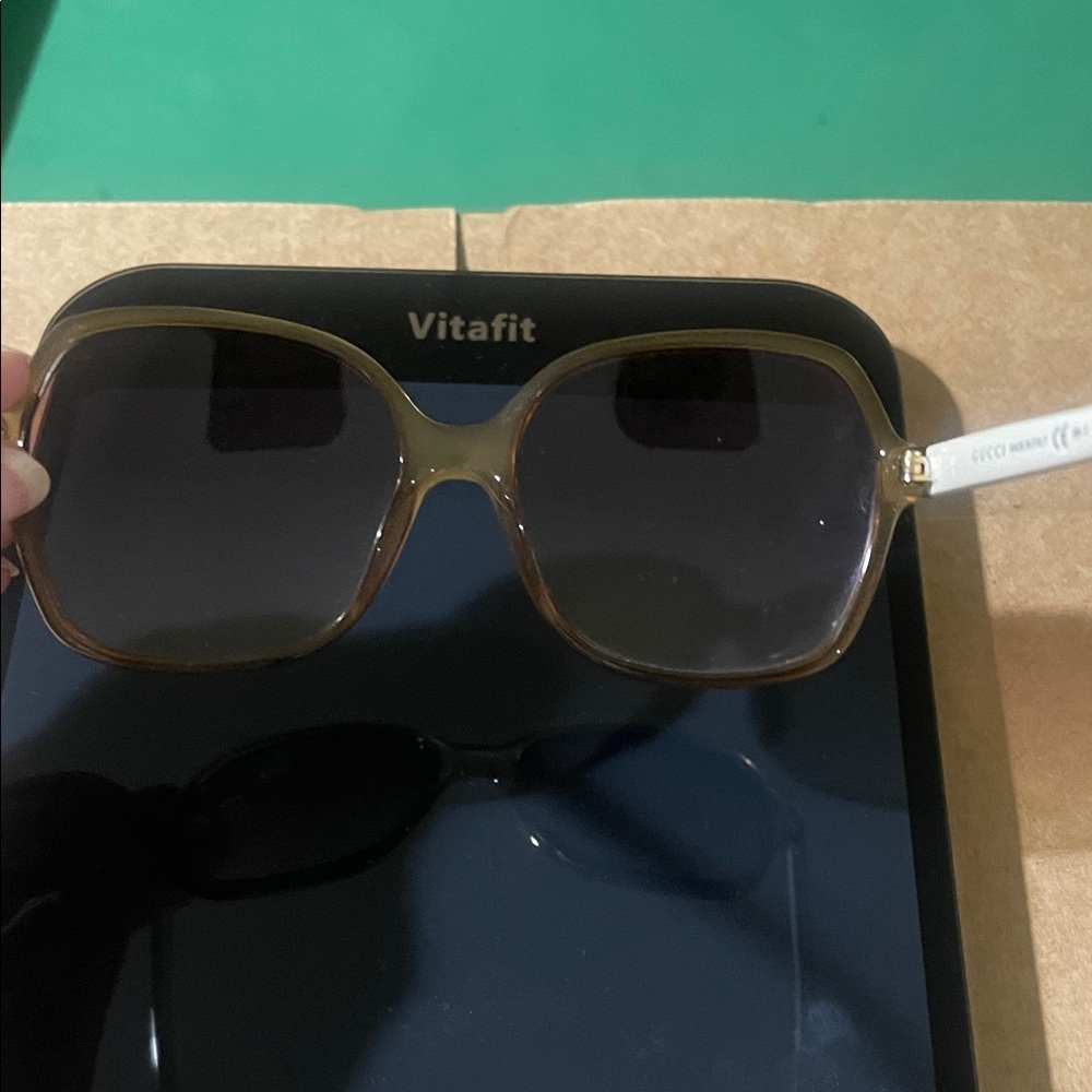 Gucci, BM2, Olive Green Made In Italy Sunglasses GG 3632/S. Like New Condition - Picture 8 of 14